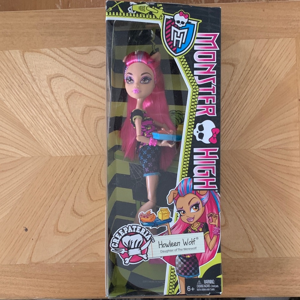 Monster High Howleen Wolf creepateria G1